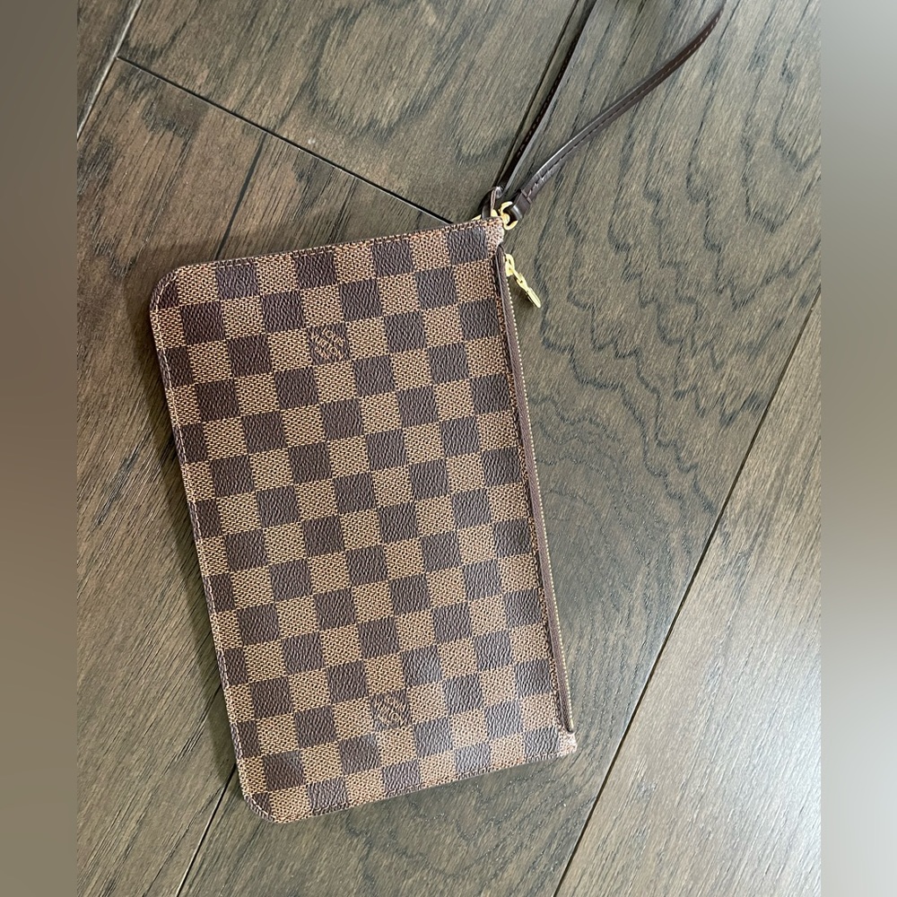 Louis Vitton neverfull pouch